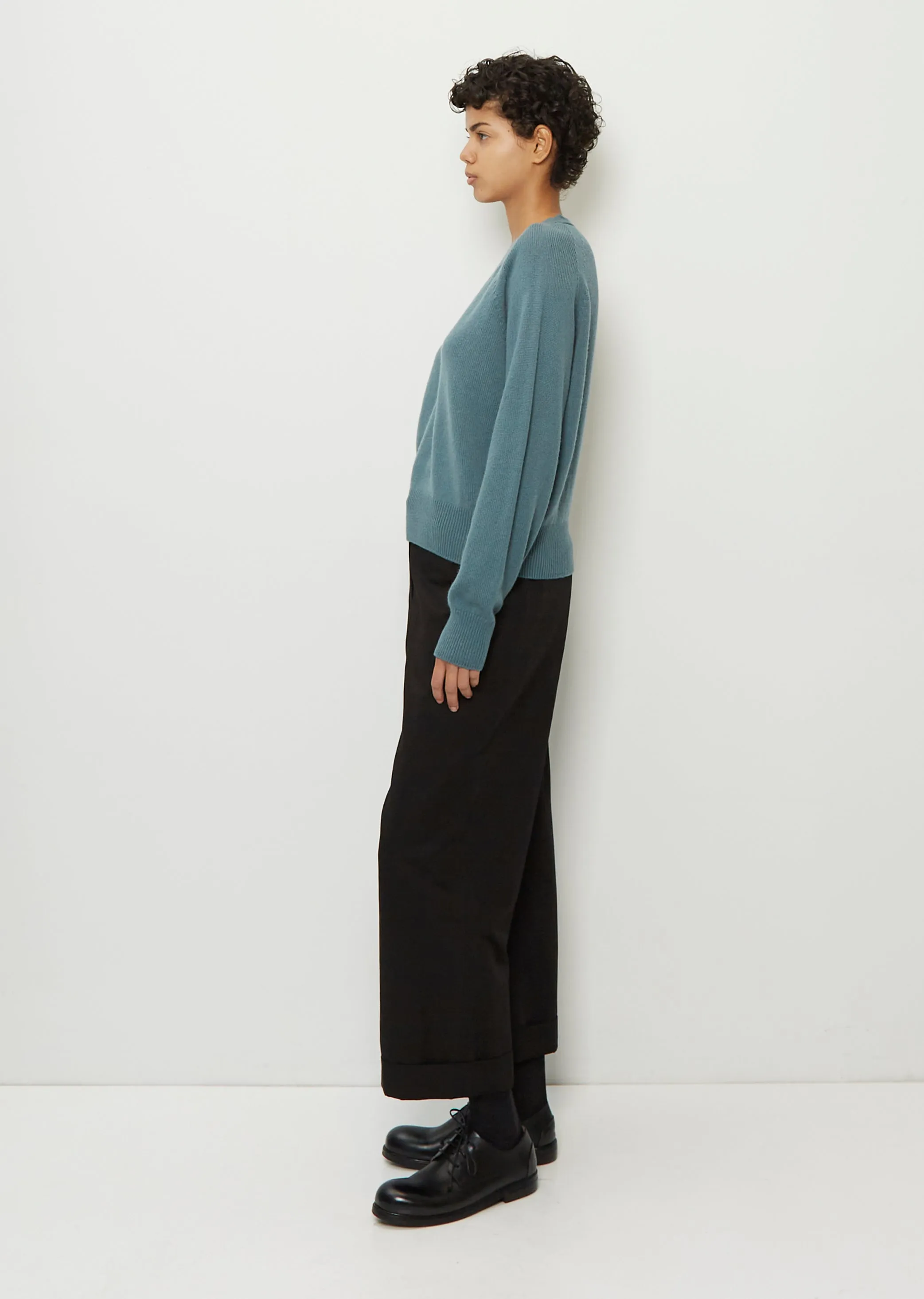 Cashmere Cropped V Neck — Marine