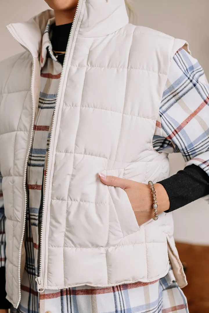 Do Me A Solid Puffer Vest | Ecru